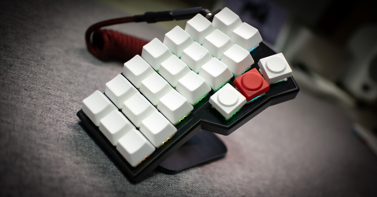 分割キーボード] マグネットスマホスタンドでテンティングしたら