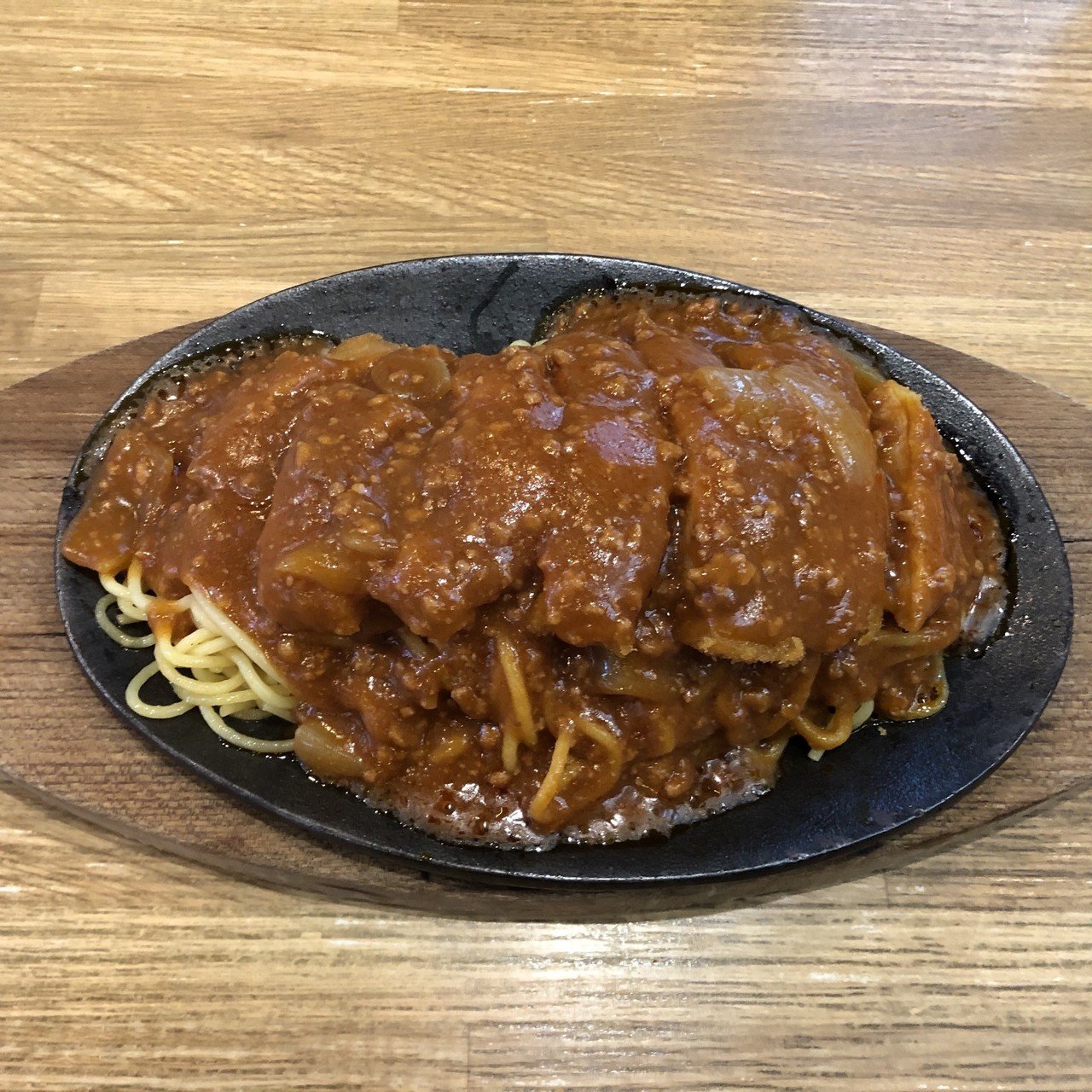 釧路名物 泉屋本店の元祖スパカツ バナナマンのせっかくグルメで来て食べたやつですね これ ミートソースがコクがあって本当に美味しい 空腹具合によってはミートソーススパゲティで満足できます よしすけ Note