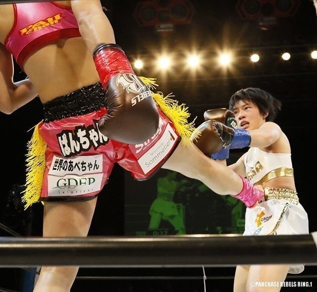 筋肉美女 ぱんちゃん璃奈 りな 後編 熱血スポーツ少女が疲労骨折で挫折し 高校も中退 キックボクシングと出会い再生するまで 19年３月28日公開 Rebels 60 インタビュー Kojishigeta 茂田浩司 Note