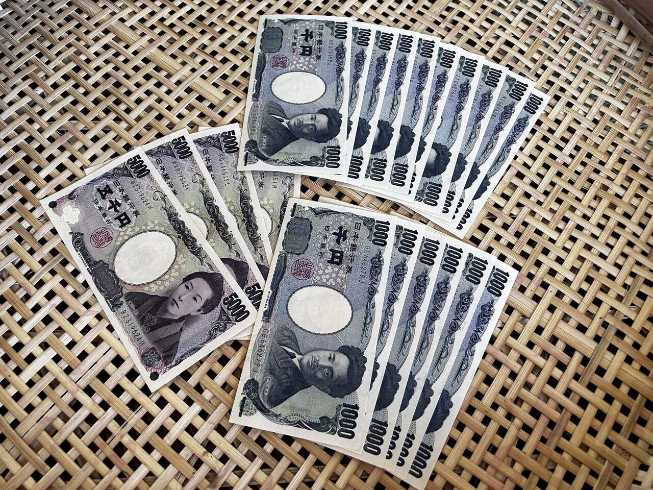 思い出に、手が止まる ～断捨離・昔の写真ってどうしてますか