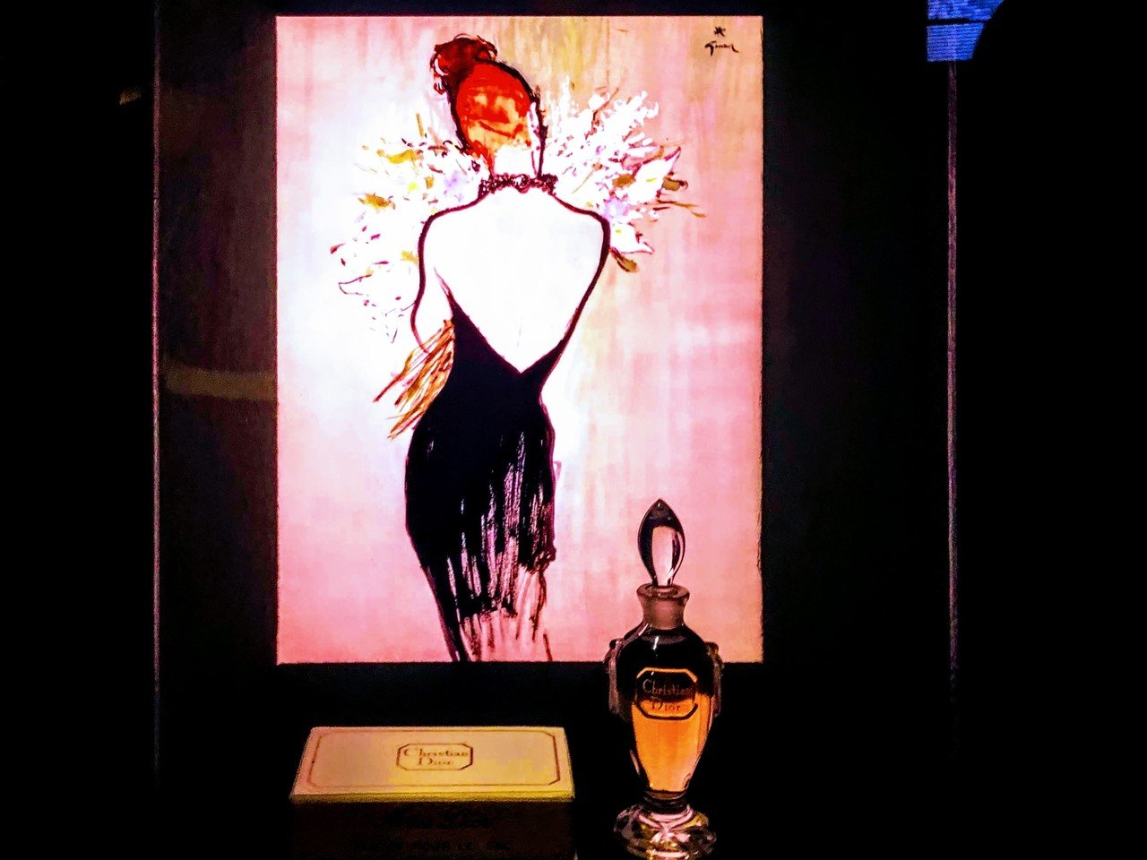 Christian Dior miss Dior アンフォラ型ボトル The Iconic Personalized Dior Amphora Bottle | Dior US
