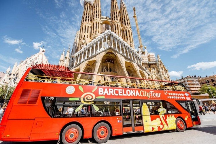 Discover Sagrada Família in Barcelona, Spain: Construction of Barcelona's iconic (but controversial) church is expected to be completed in 2026 ( Read More : http://lasagradafamiliatickets.com )