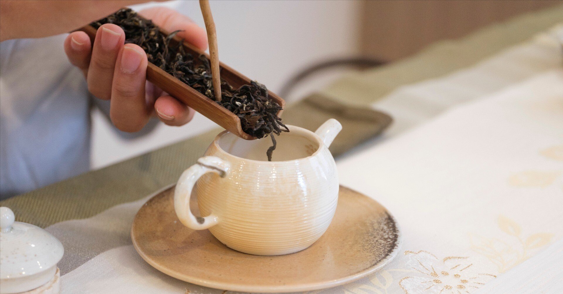 初めての茶壺体験！中国茶を美味しく淹れてみよう【茶思惟日本学院