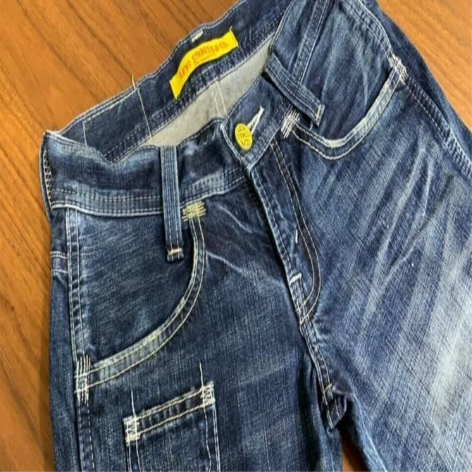 デニムを蘇らせる匠の技：ジーンズリペア工房「jeans704」｜宮田亮