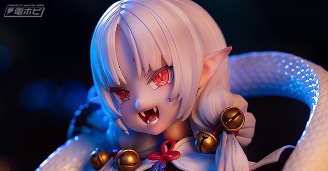 ボディラインくっきりな衣装や白蛇が巻き付いた妖艶な姿にドキドキ