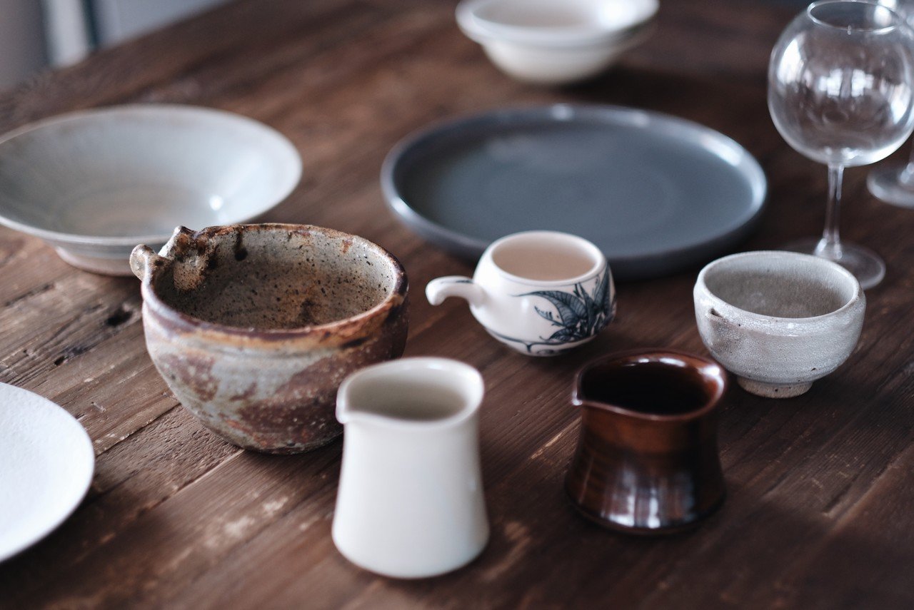 おちょぼ口 脱地味！シンプル食卓に、おちょぼ口うつわ「片口」が効く｜菅野有希子