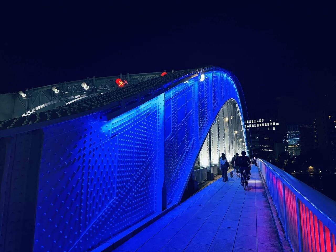 青が眩しく光り輝く永代橋｜WAGNAS-都内アドベンチャーサークル-