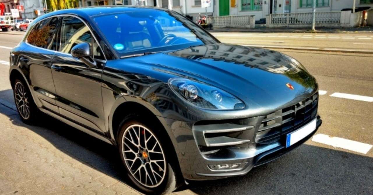 ポルシェ主力のsuv ポルシェ マカン 次期型がevに くんちん Note