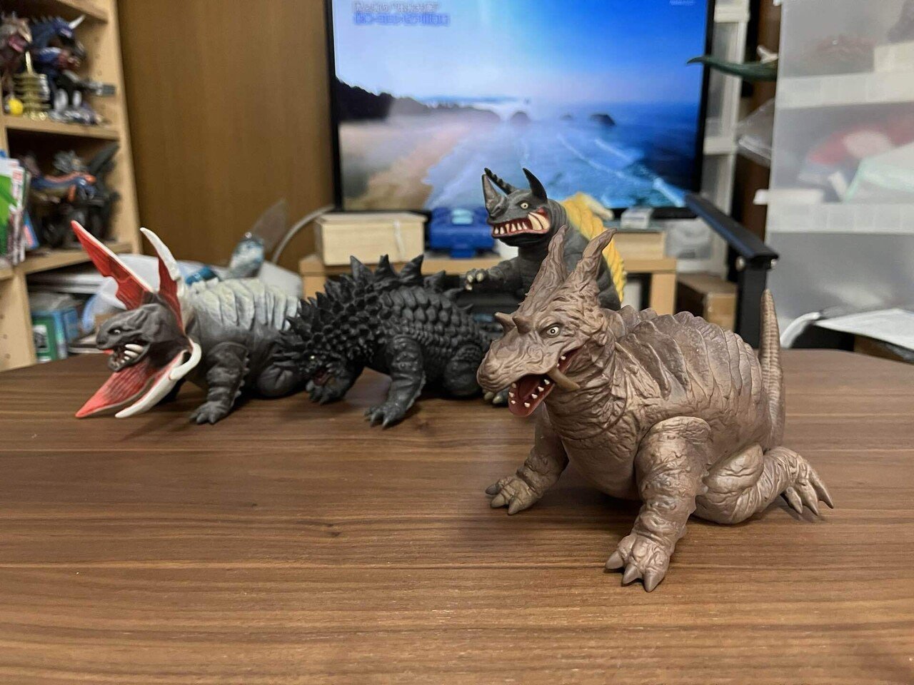 Amazon.co.jp: 即決 未開封 ウルトラ怪獣名鑑 虹の卵 パゴス
