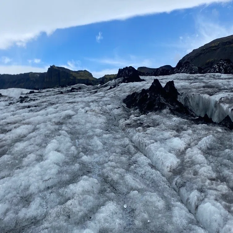 アイスランド旅行記24.7 ①氷河ハイキングとお土産｜meow旅行好きOL