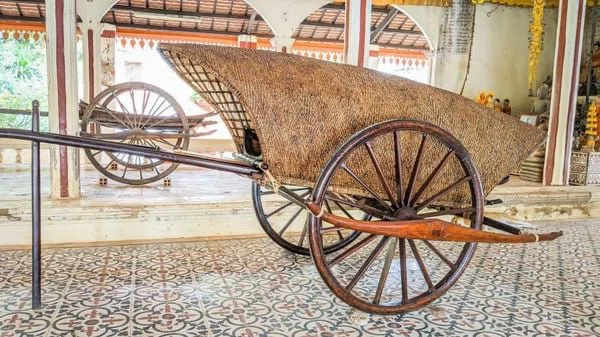 カンボジアの伝統的な乗り物である牛車について説明いたします