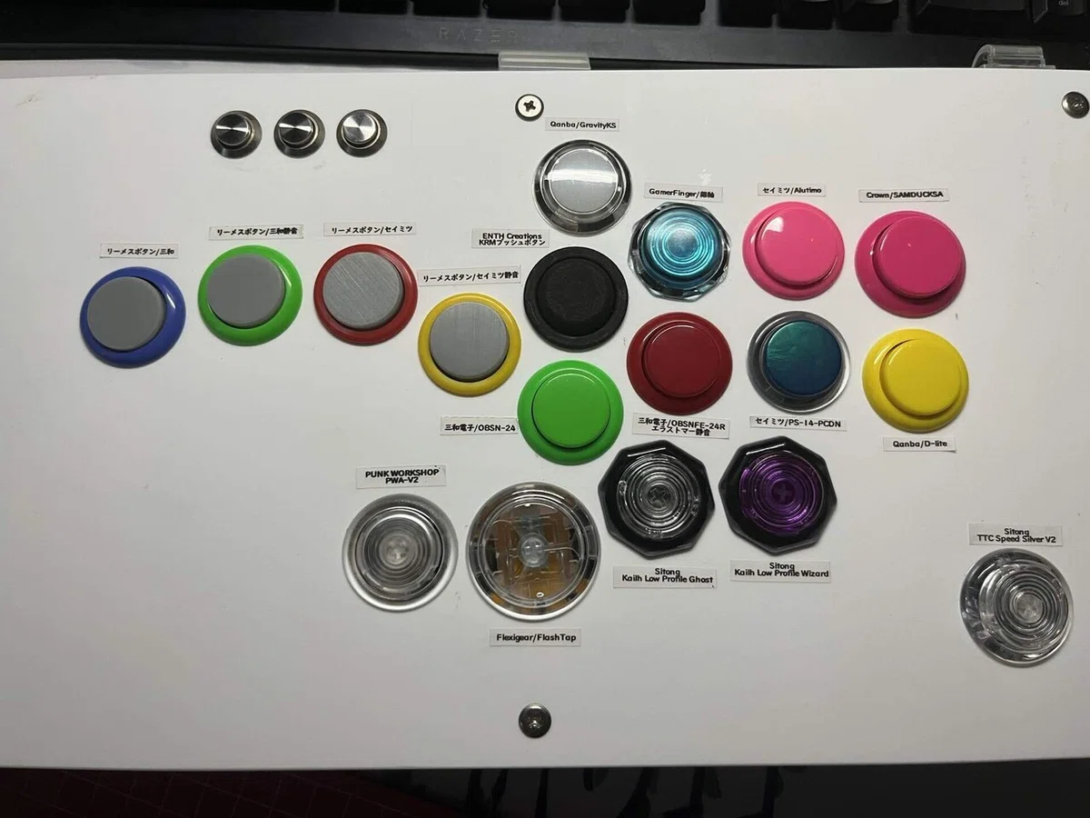 いろんなメーカーのボタンを集めたアケコンを作ったのでボタン詳細 
