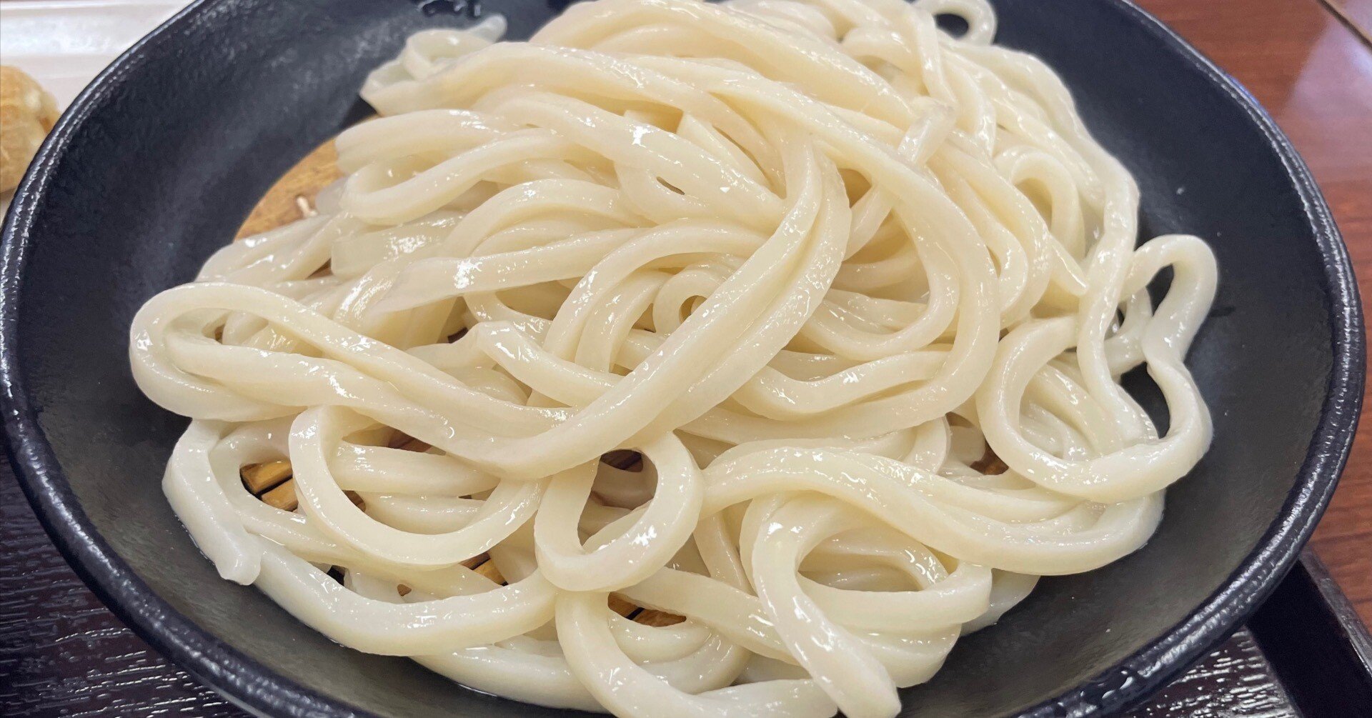 辛党を唸らせる激辛の肉汁うどん【武蔵野うどん 藤原 @北与野】｜yappi