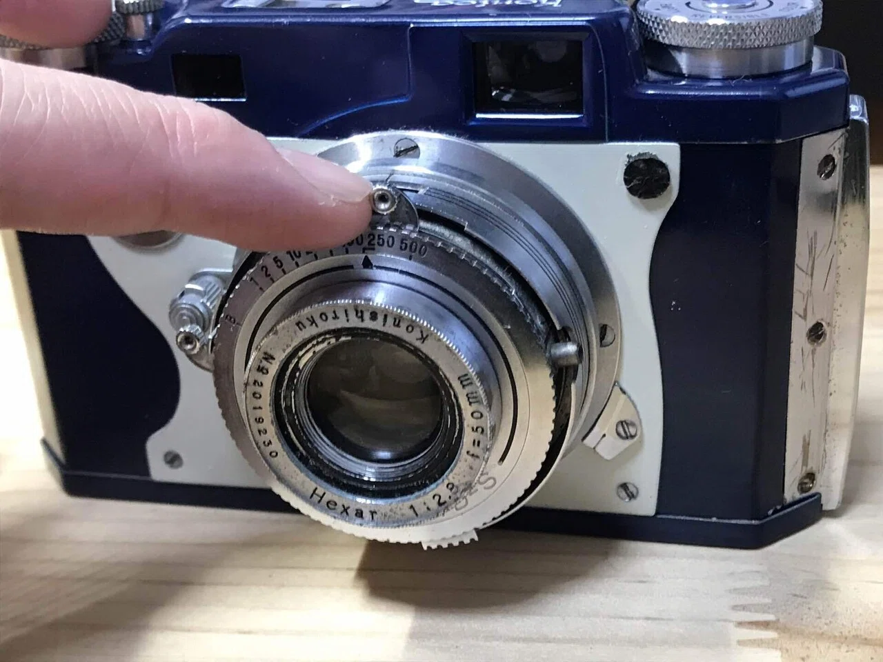 青いカメラはいかがでしょう【コニカ】｜おしゃま