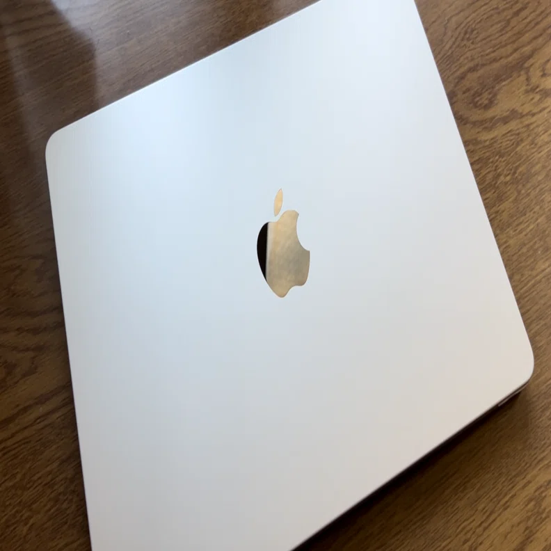 学生のパソコン事情】 Macbook air M3を5万円オフで購入した話｜ルイ