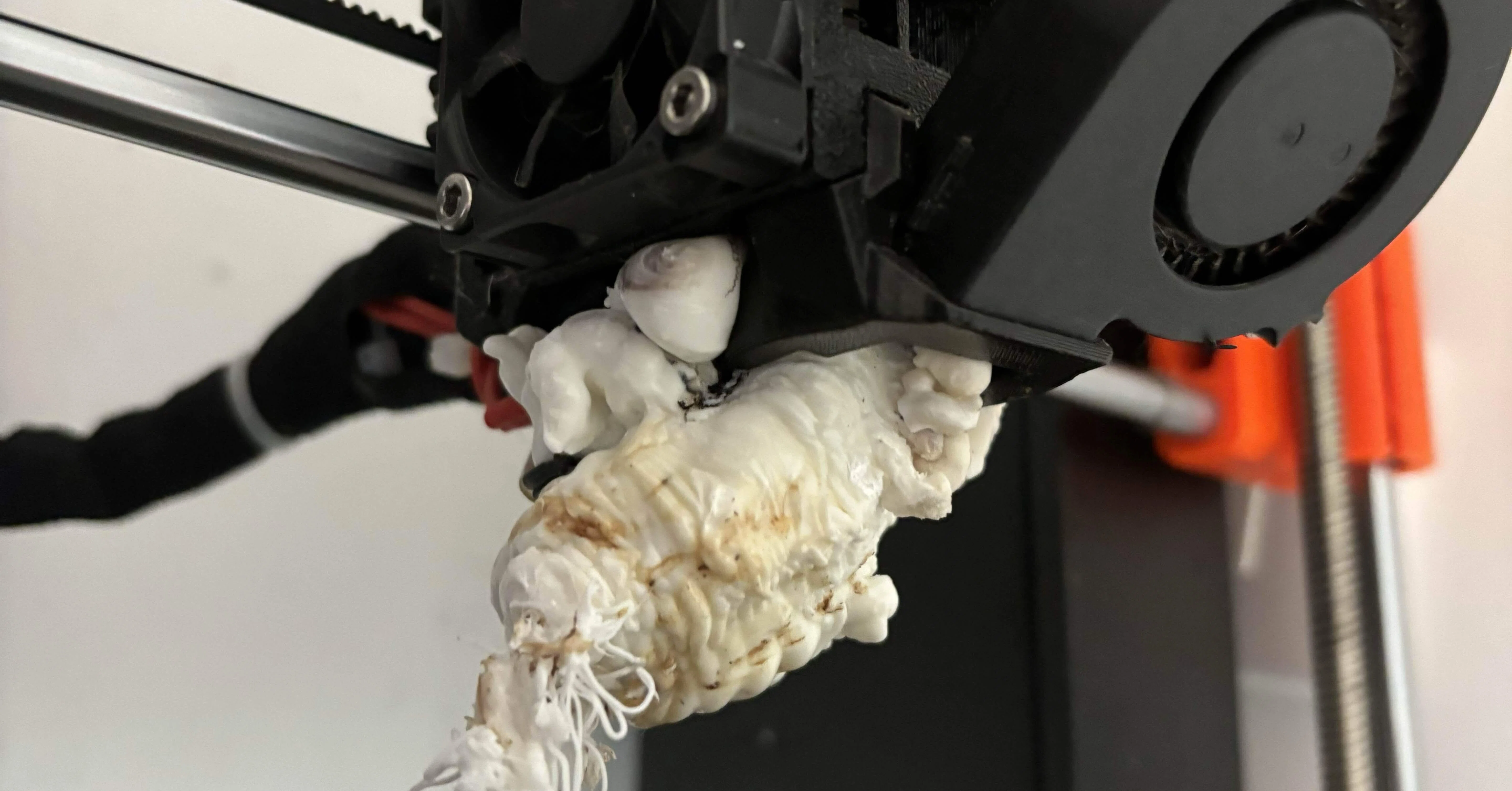 3Dプリンターの故障を自分で調べて直すことができないと買っては 