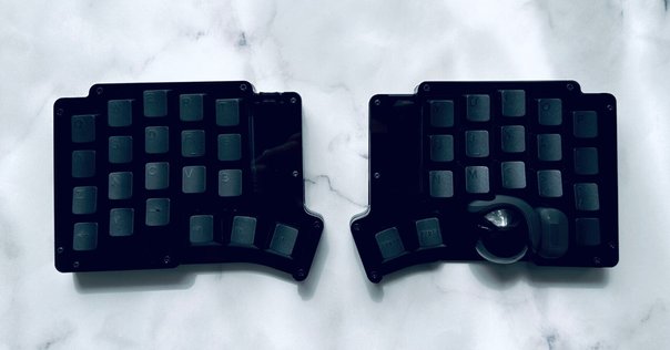 moNa2（無線×分割型×トラックボールマウス）キーボードで理想の