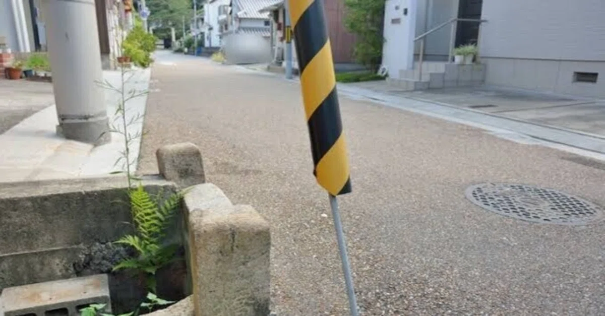 地覆(じふく)とは-高欄の基礎であり道路の安全確保と路面の排水処理を担う|クリテック工業