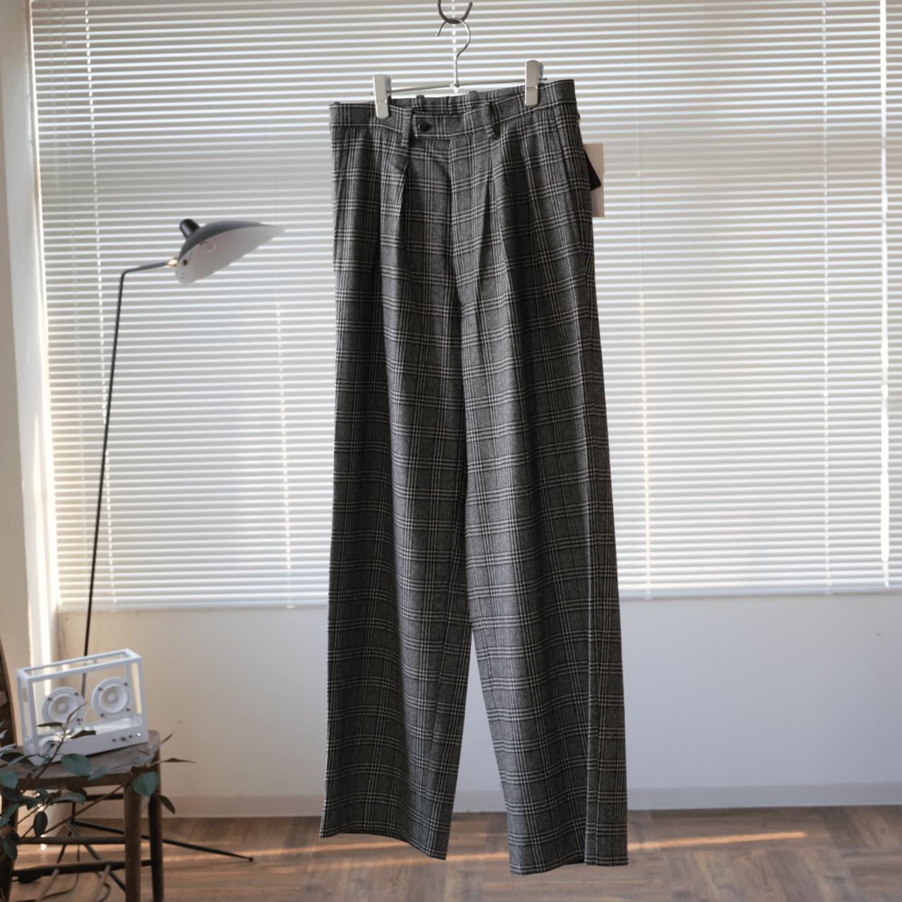 m's braqueのジャケットとバギーズパンツ｜水岡