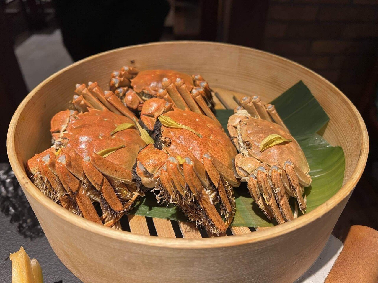 紫檀の置き物　50数年前に 中国(上海)旅行の土産です。 トラピックスで行く 忙しい団体ツアー 3日目 (⌒-⌒; )』上海(中国)の