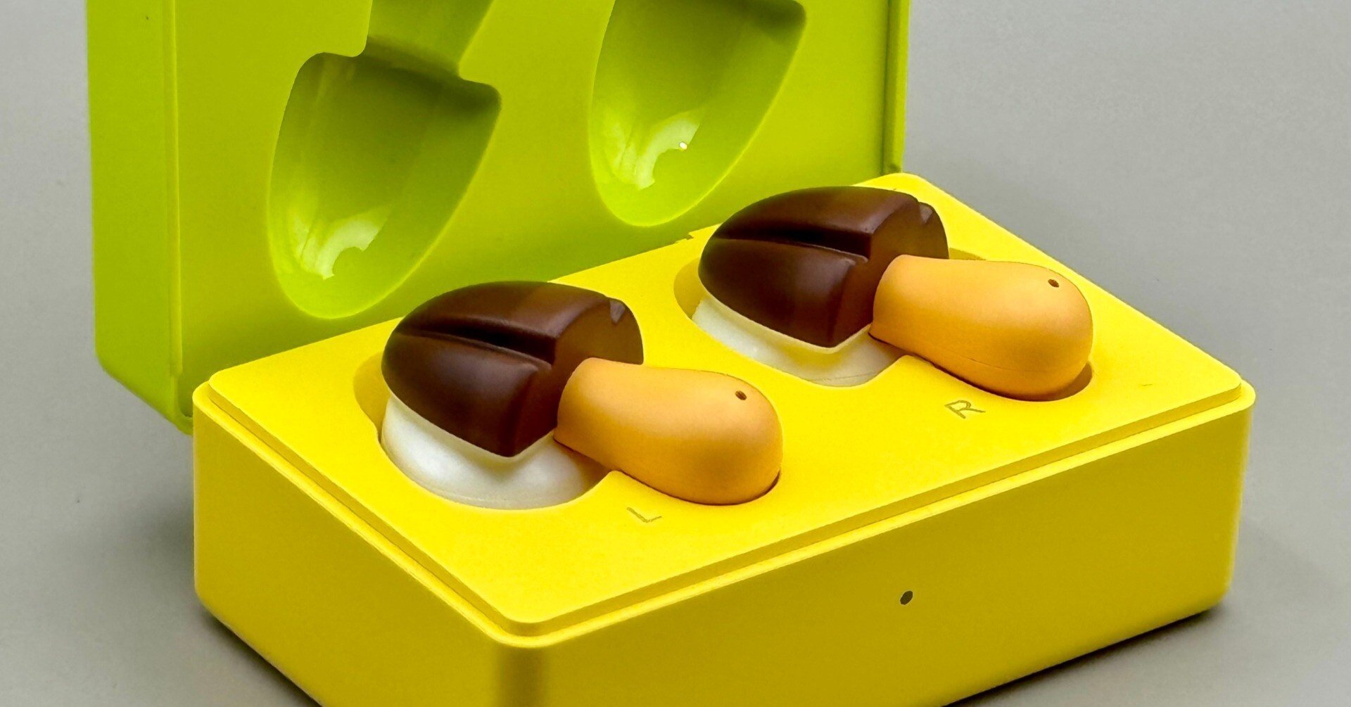 きのこの山　ワイヤレスイヤホン　当選品 明治 きのこの山・たけのこの里の懸賞「きのこの山 ワイヤレスイヤホン