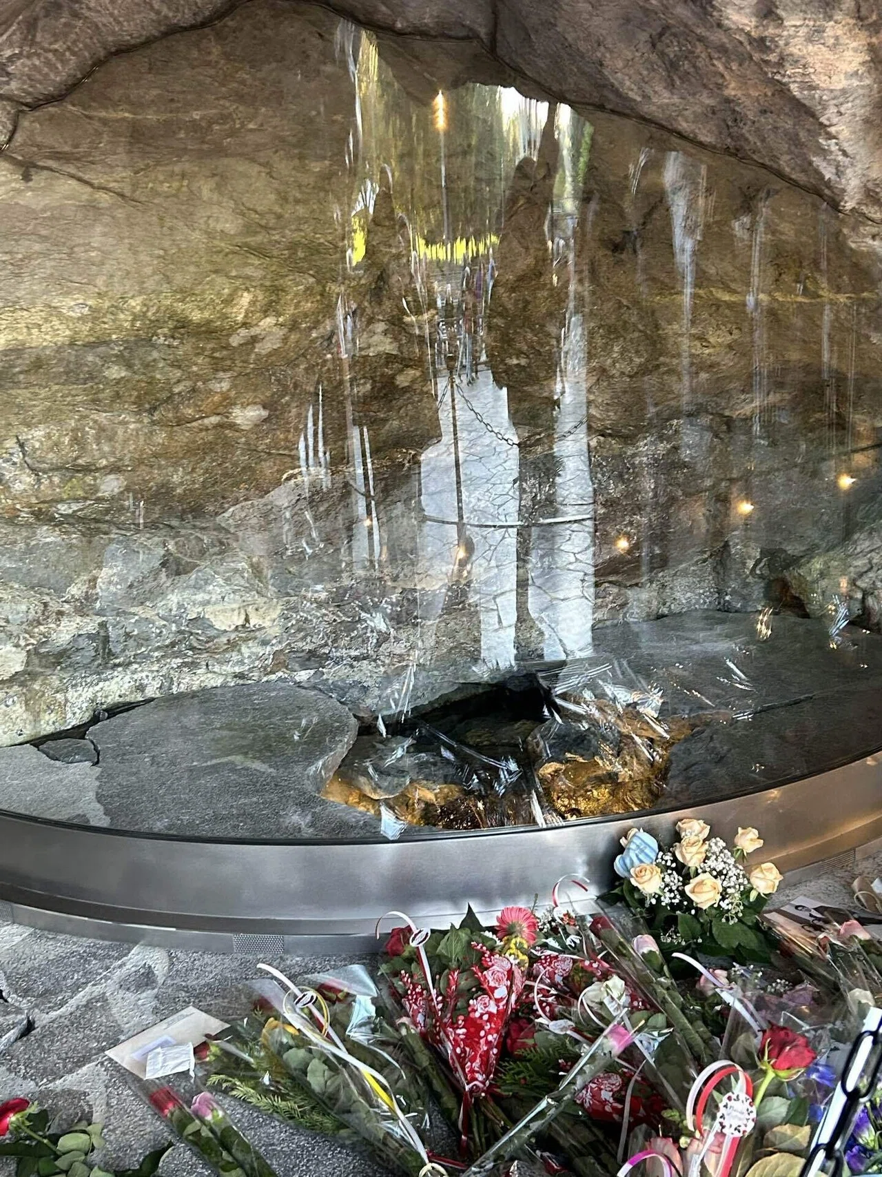 🇫🇷④ルルドの泉⑴奇跡の水の効果を実感｜νεράιδα