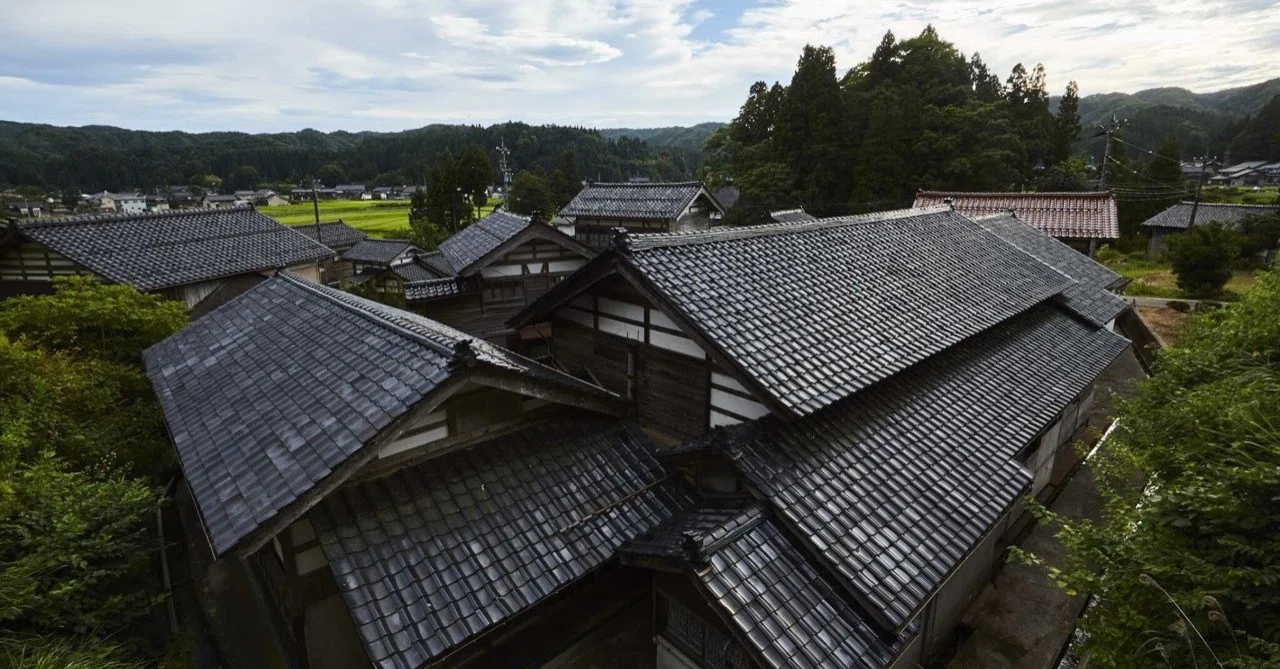 瓦屋根の家｜上保 昂大