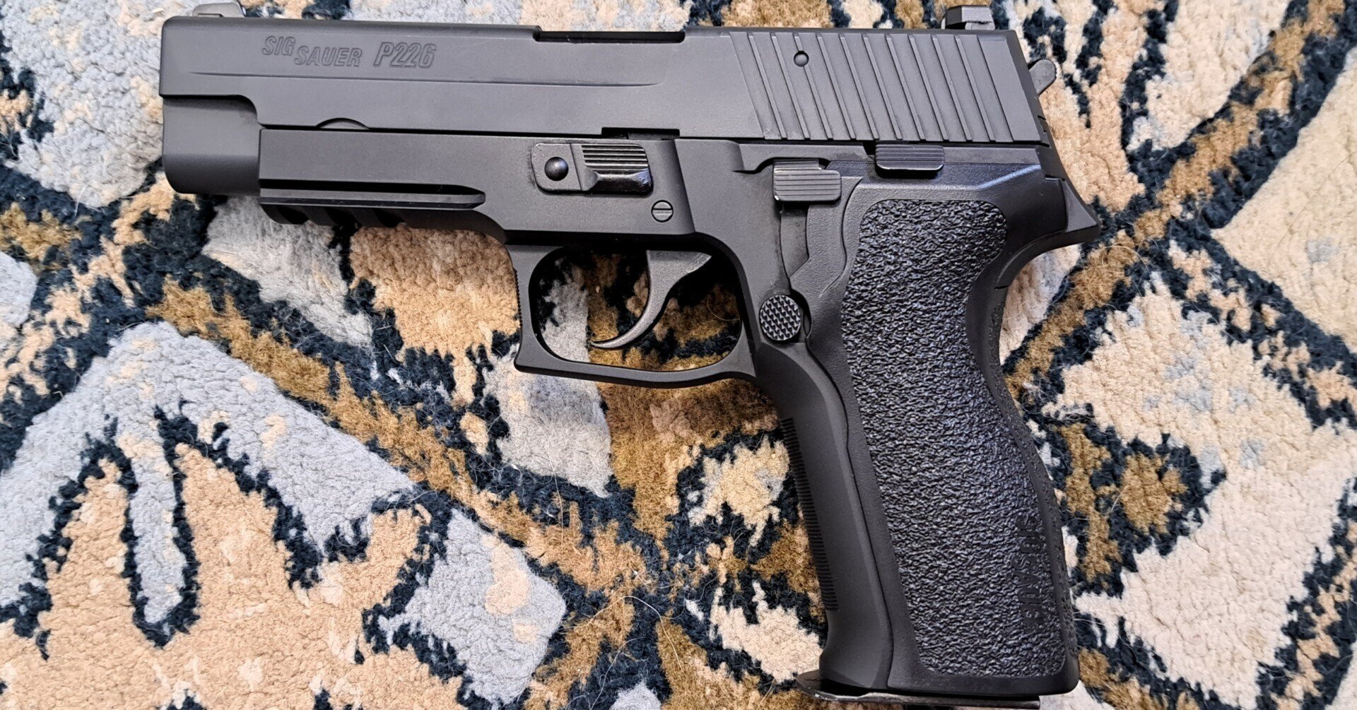 東京マルイ SIG P226 E2 GBB ガスブロハンドガン レビュー|郭公 東京マルイ SIG P226 E2 GBB ガスブロハンドガン レビュー|郭公