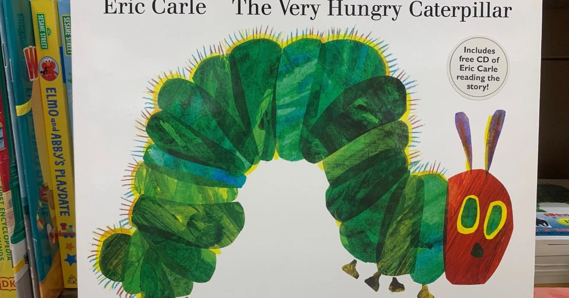 私設図書館（仮）プロジェクト】『The Very Hungry Caterpillar』を配