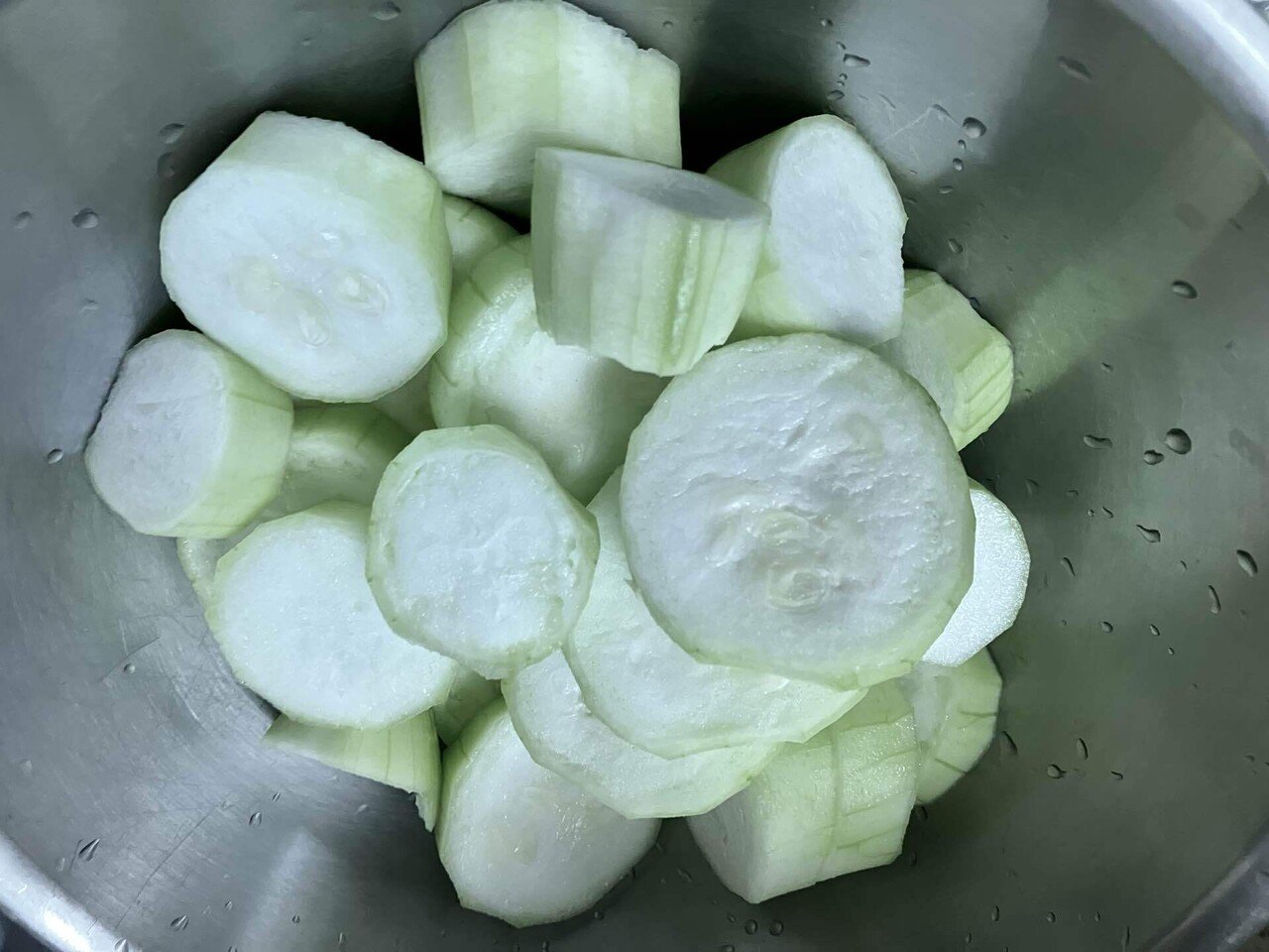 へちまって食べられるの？」の答え「ナーベラーウンブシー（糸瓜の沖縄