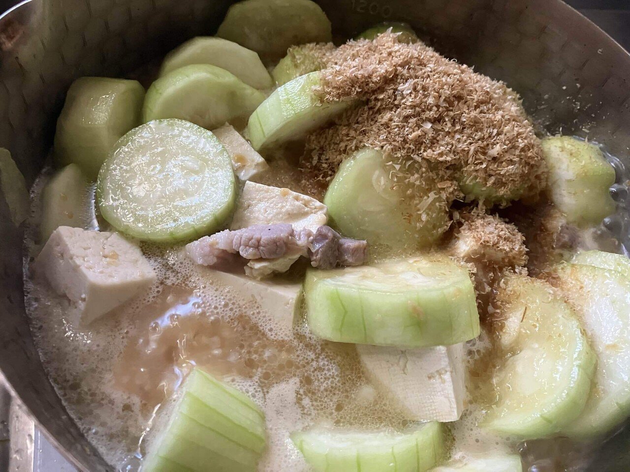 へちまって食べられるの？」の答え「ナーベラーウンブシー（糸瓜の沖縄