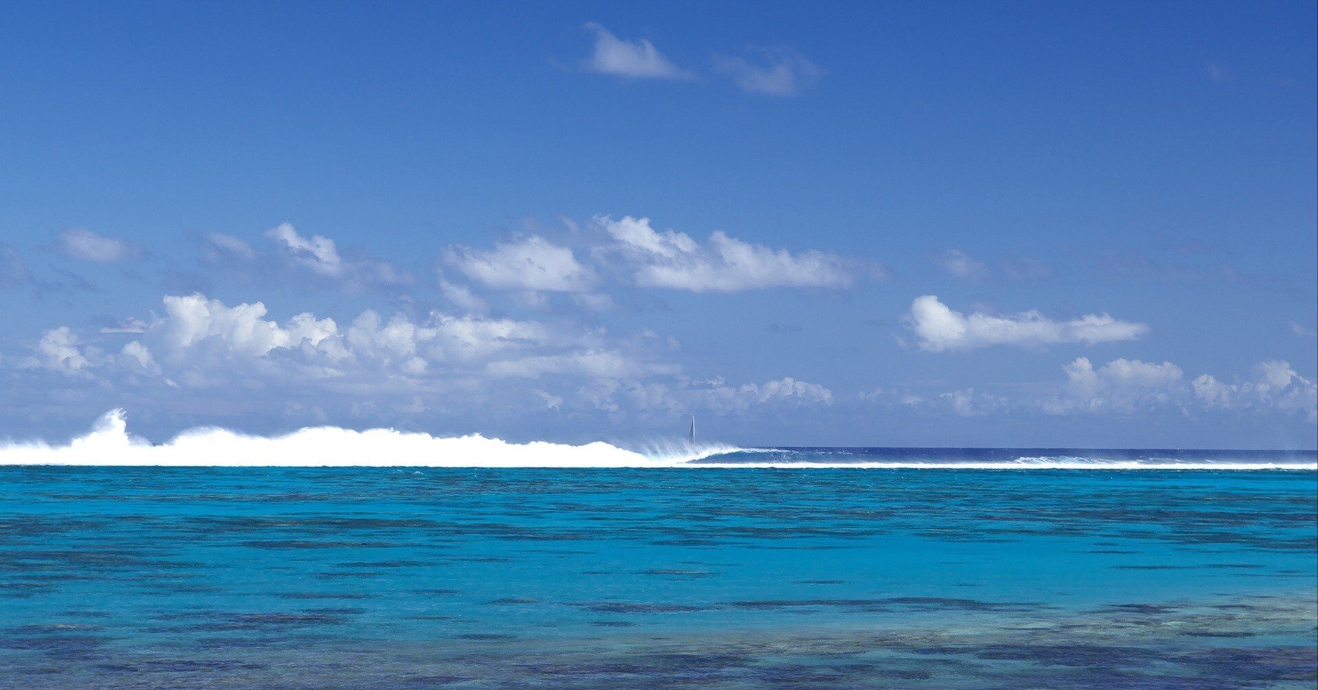 10月の壁紙- タヒチ（仏領ポリネシア） 【海の壁紙】｜ヤマハ発動機