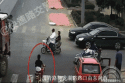 【茨城】自転車の女子高生が大型トラックに巻き込まれ、頭を強く打ち意識不明の重体　運転手逮捕  ★2  [ネトウヨ★]YouTube動画>3本 ->画像>15枚 