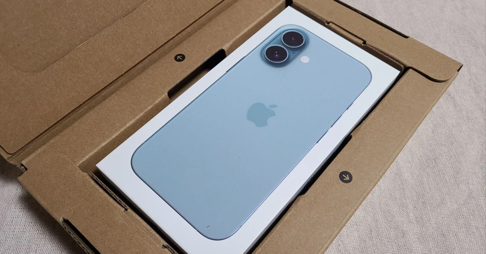 【美品】iPhone16 本体 256GB ティール　箱あり Iphone16 256gb Iphone ティール iphone16 緑 iPhone 16無印 買いまし