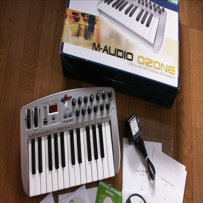 [ほぼ未使用] MIDIキーボード　LAUNCHKEY88 MIDIキーボードどれがええねん問題｜ス
