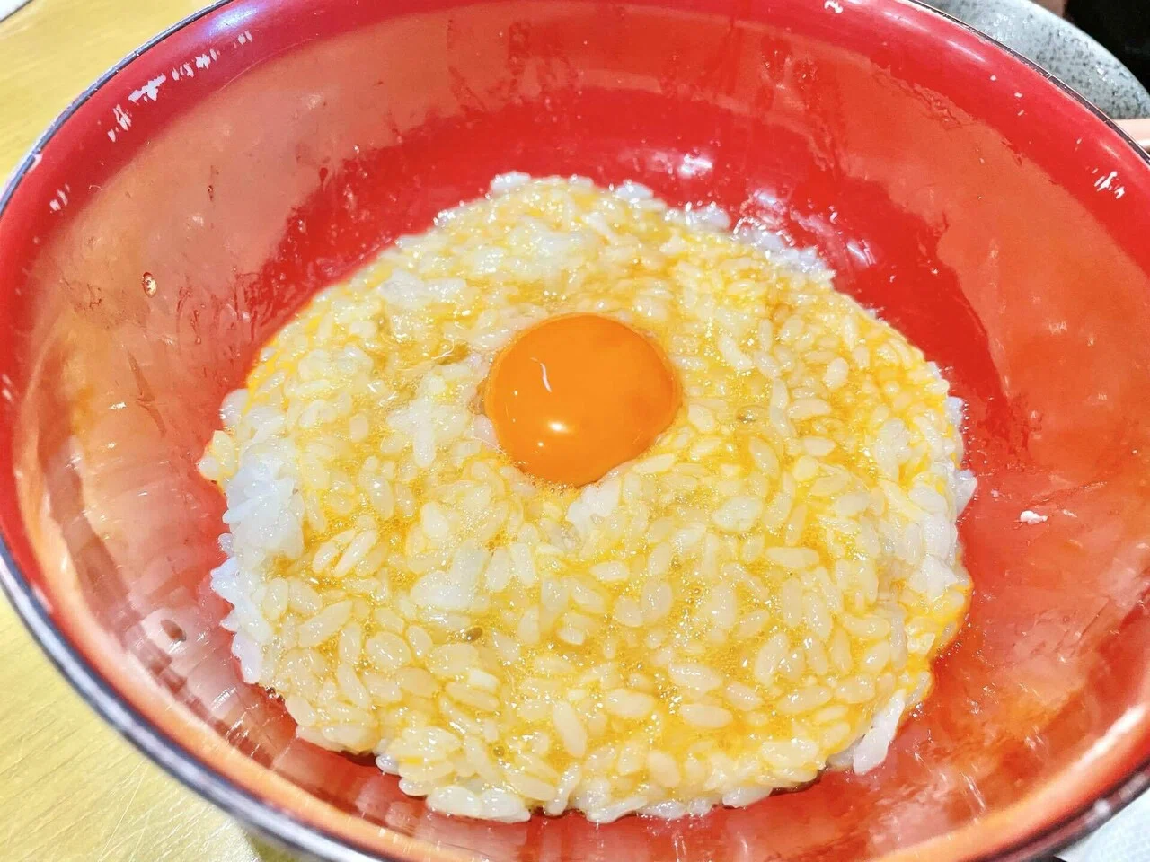 初めて行くたまごかけごはん専門店は、まどか村のマドカフェへ｜あやめし
