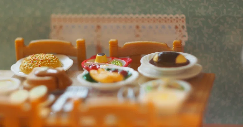 I want to color my holiday dining table with things I love and enjoy!｜Mina