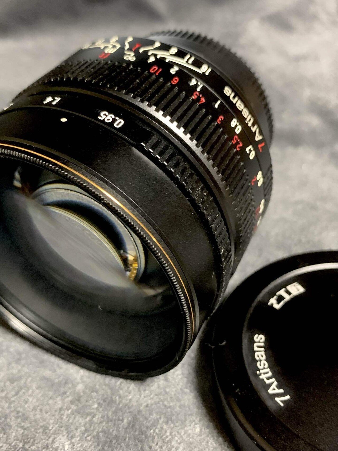 レンズ(単焦点) 7artisans 50mm f0.95 Amazon.co.jp: 7artisans 七工匠 50mm F0.95 (富士フイルムX