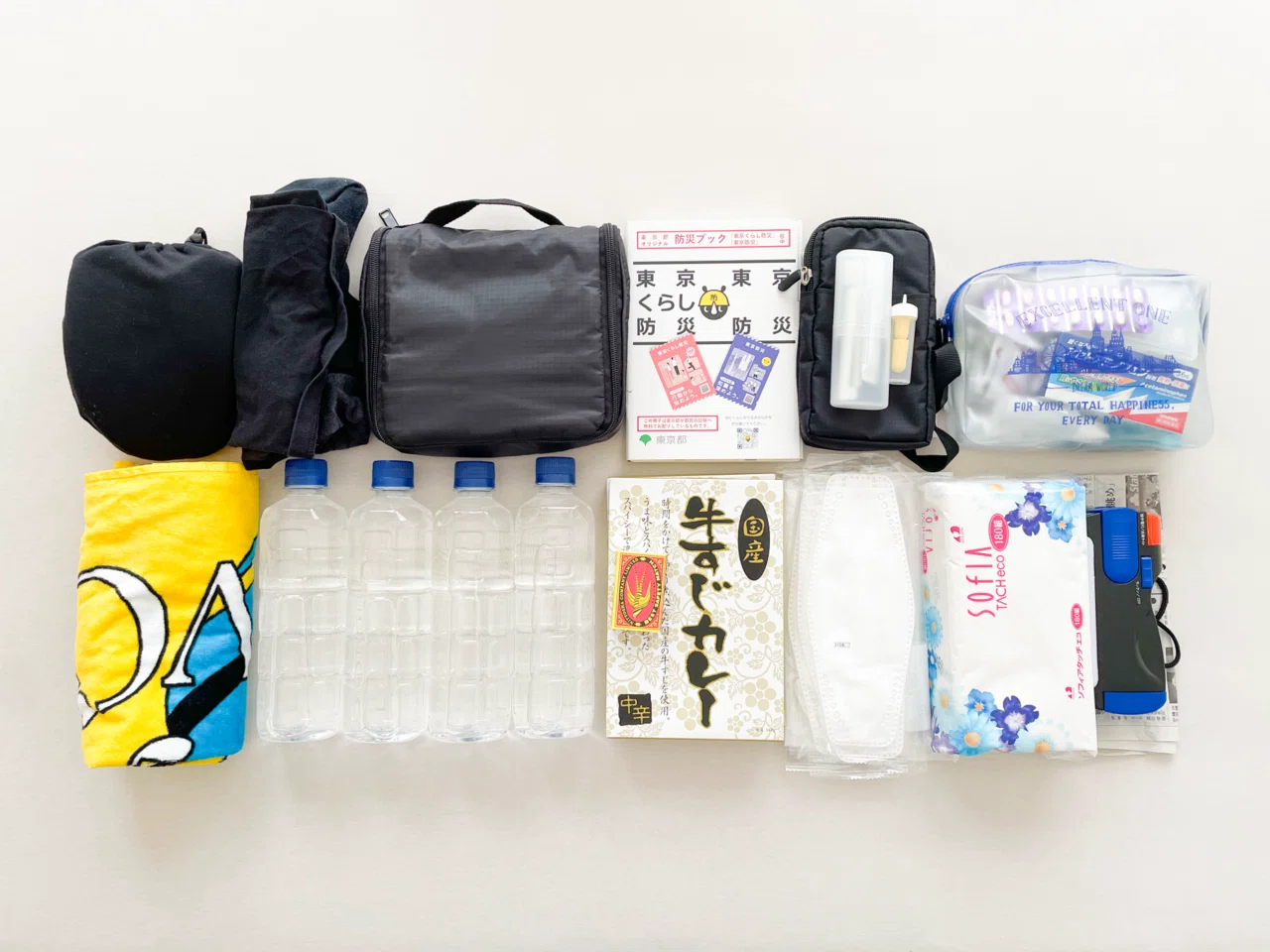 8 Tokyo Minimal Life. ｜”もしも”に備えて、防災グッズを整える