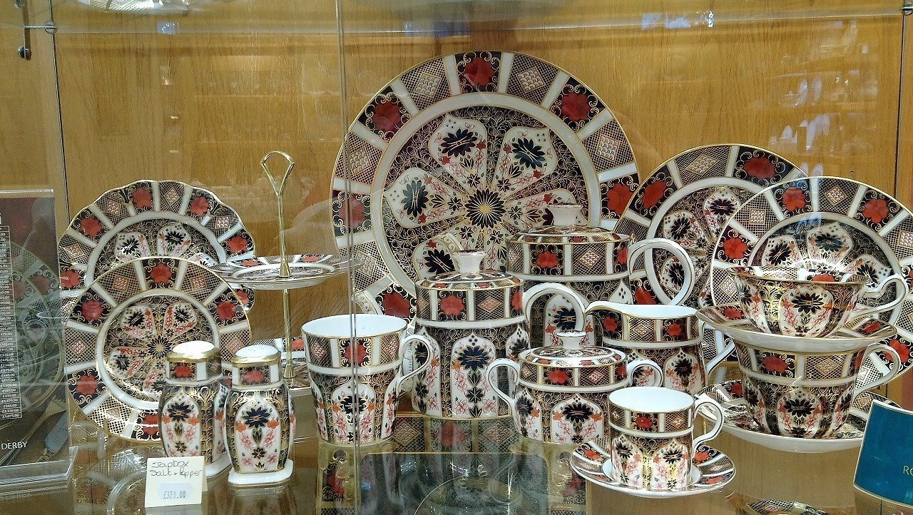 イギリス産業革命の中心地 工業都市ダービーへ 海を渡った伊万里にロイヤルクラウンダービーで出会う ユリ In London Note