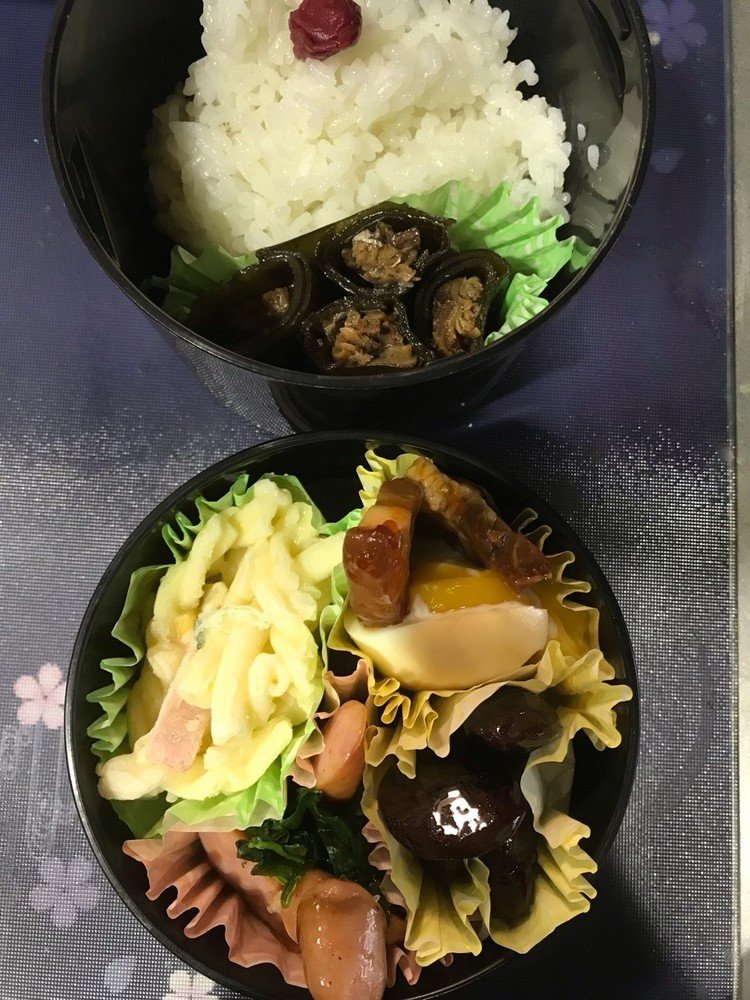 小梅干しご飯、にしん昆布巻、豚角煮と味玉、茶福豆、ほうれん草とウィンナのバタ炒め、マカロニサラダ

#noteお弁当部
#note弁当部
#お弁当

雨降り、小寒(二十四節気的ではなく、単なる寒さ)

内科は激混みです。皆様お気を付けて。