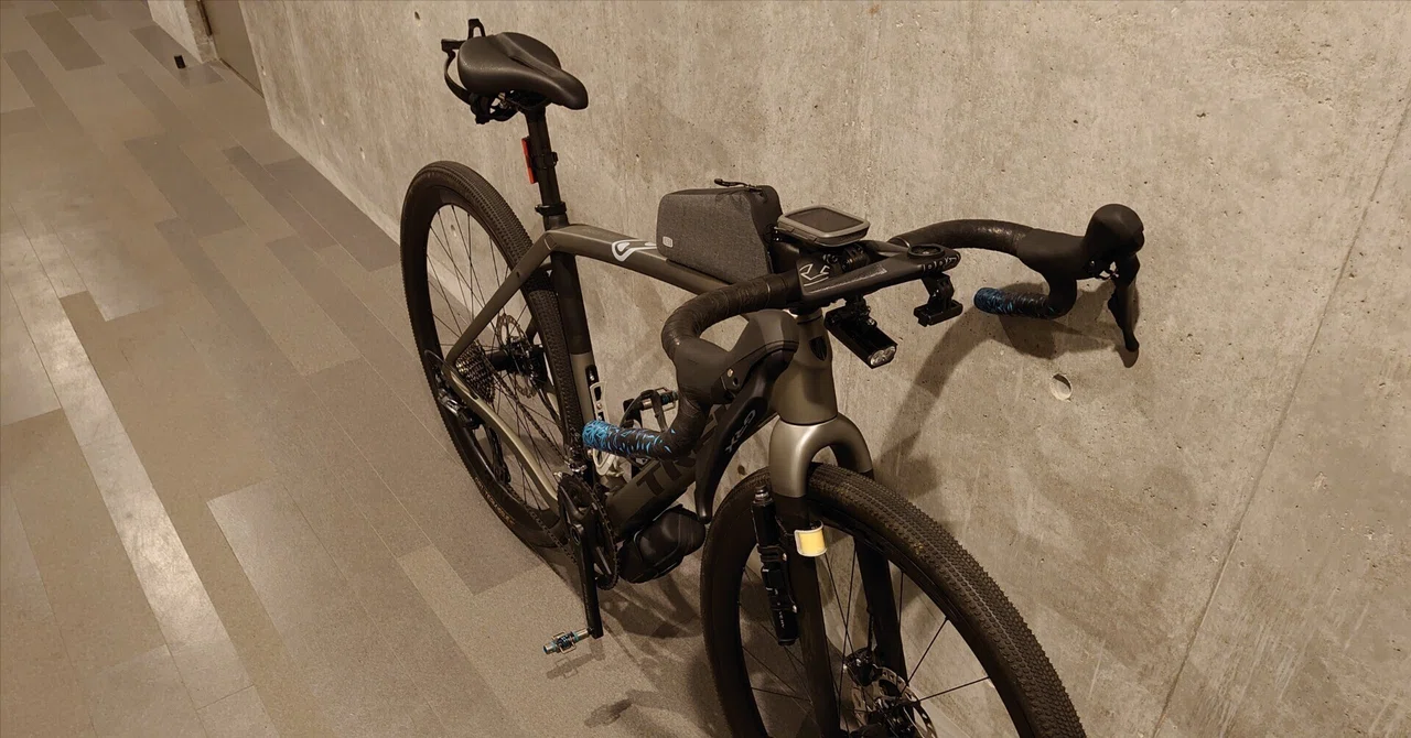 TREK ロードバイク CHECKPOINBT SL5 BONTRAGERホイール装着 TREK ロードバイク CHECKPOINBT SL5 BONTRAGERホイール装着