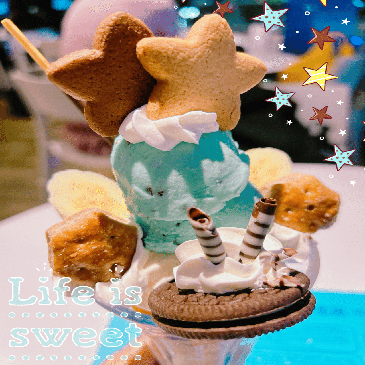 池袋で、チョコミントのパフェとか、モンブランのクレープとか