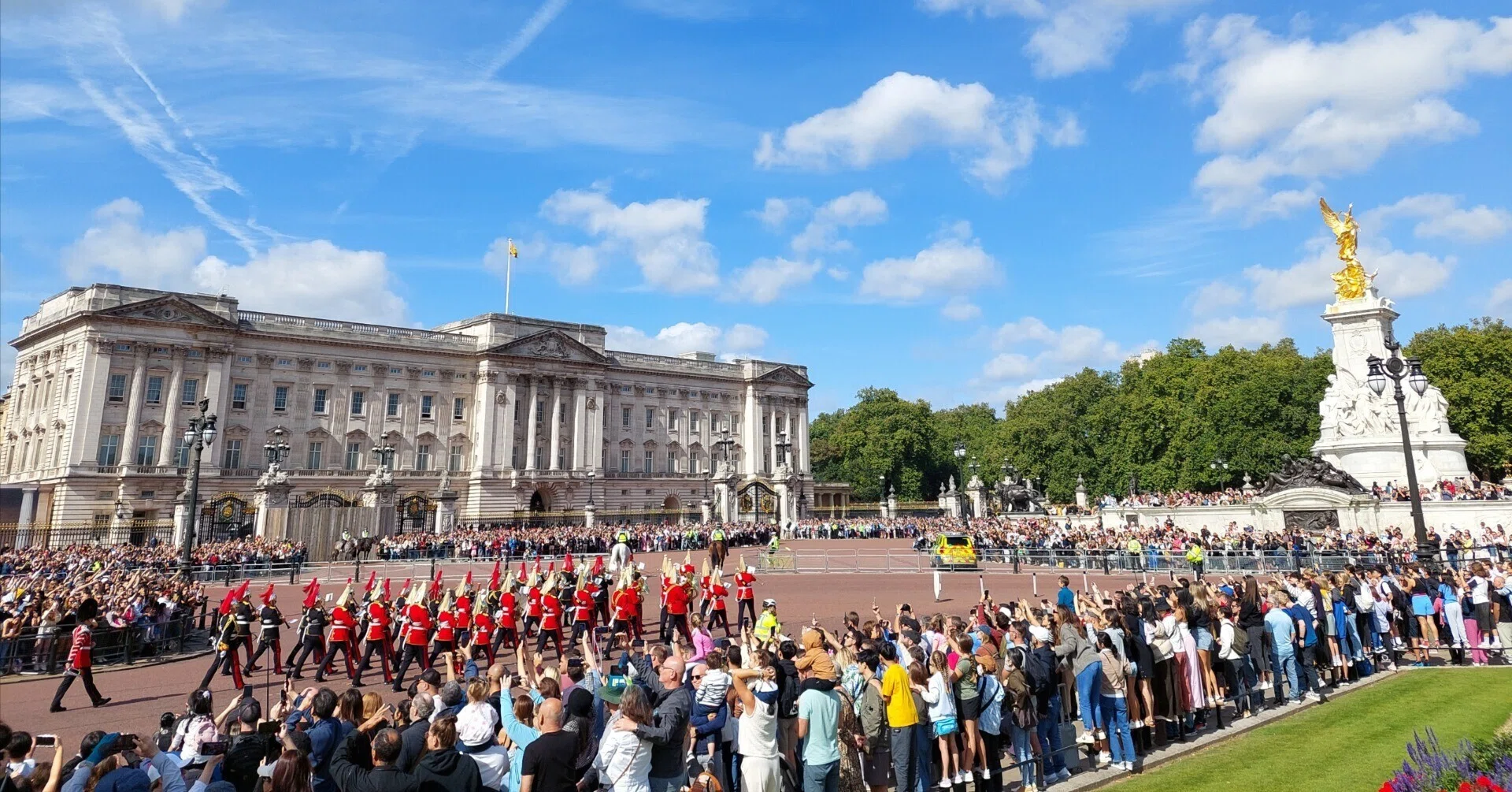 バッキンガム宮殿 リリパットレーン Backingham Palace 我が家のイギリス旅行記#04 第2日 前編 バッキンガム宮殿と衛兵交代式