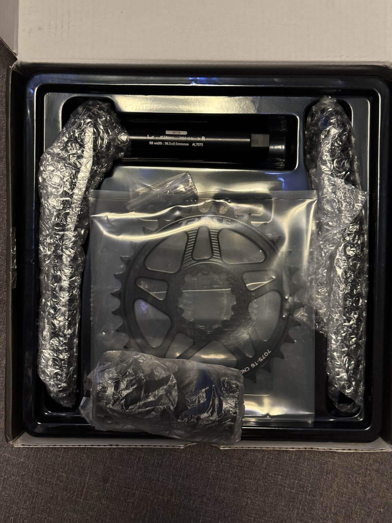 中華フレーム 今年の勝負フレームはこれだぁっ！（中華カーボン) - ゆうちゃんの