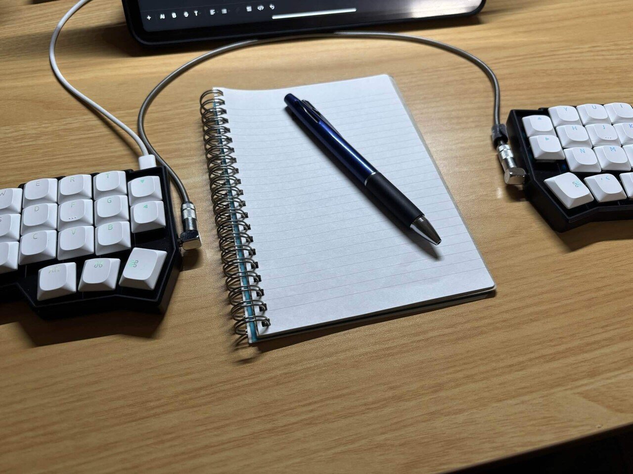 理想のデスク環境】キーボード編：分割キーボードへの挑戦［Corne V4