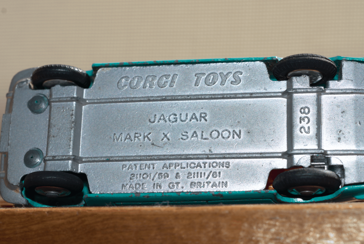 CORGI コーギー ミニカー JAGUAR MARK × SALOON CORGI コーギー