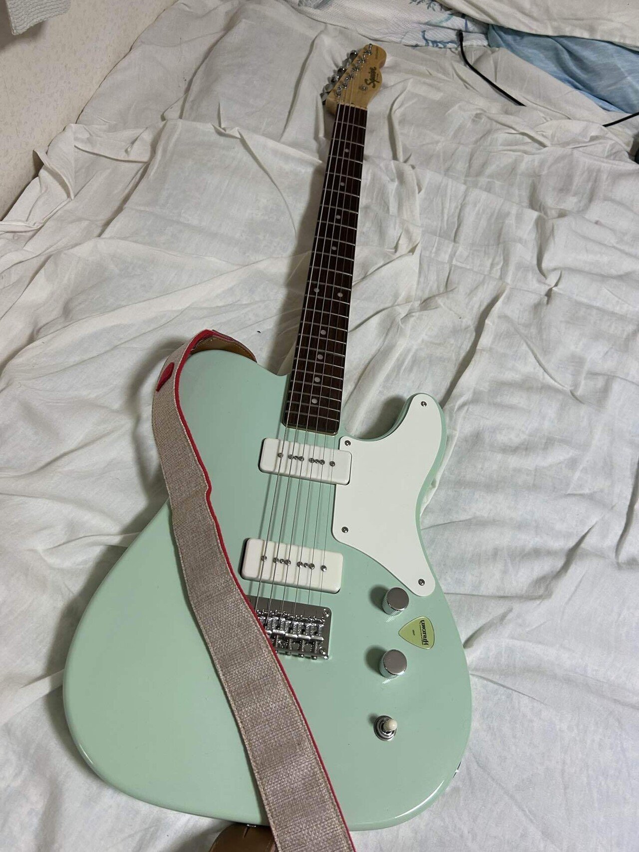 バリトンギターという選択肢。｜深夜の人