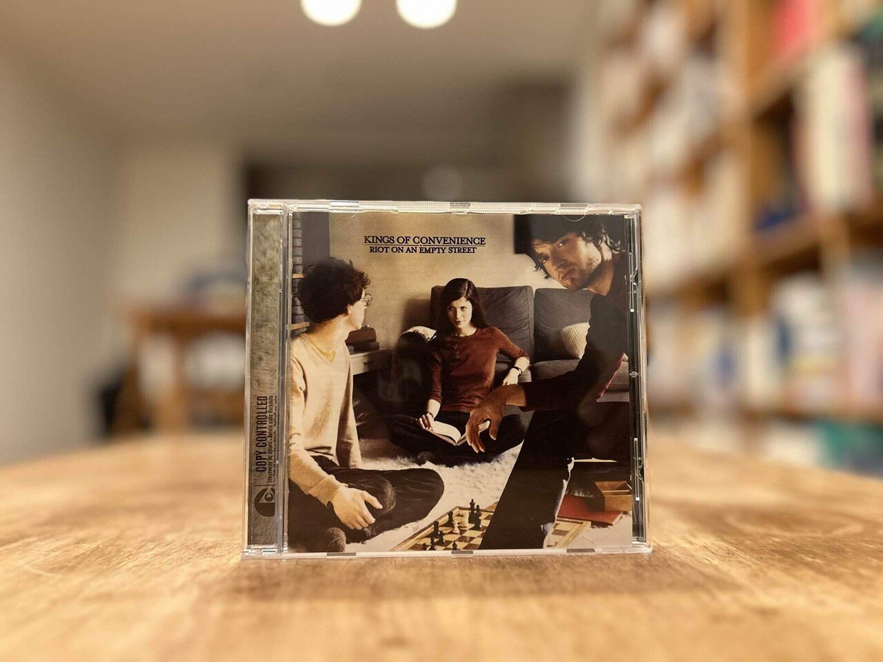 Kings of Convenience の全アルバムをフィジカルで聴く｜dig ニキ