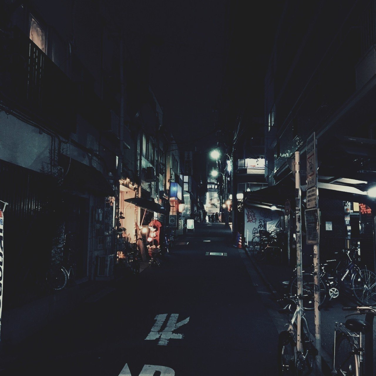 エモいことが好きな男 短編小説 濃紺色 Note